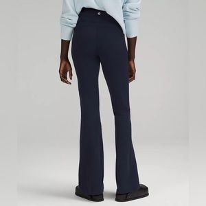 NWT Lululemon - Groove Super-High-Rise Flared Pant Nulu - Size 4